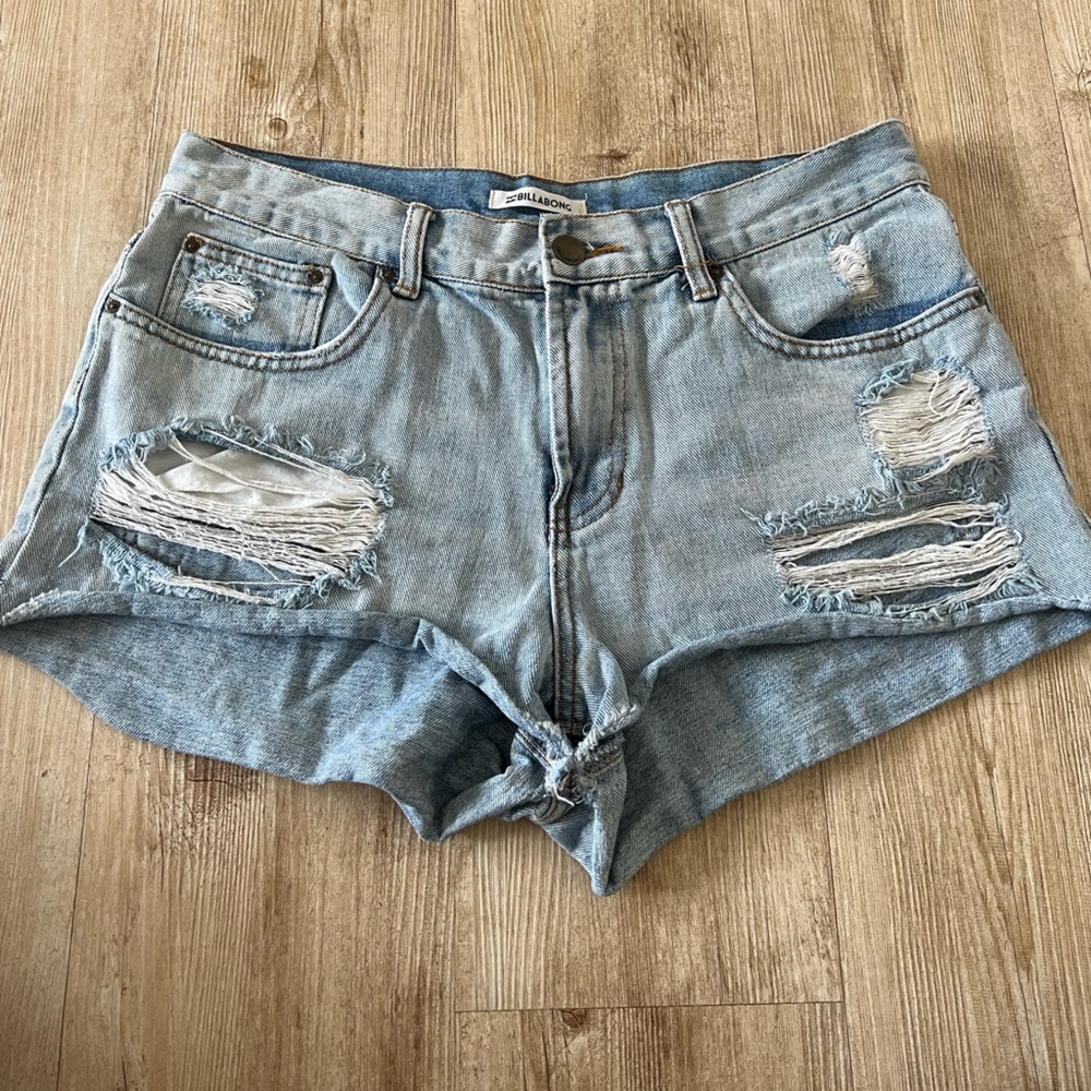 Billabong shorts!